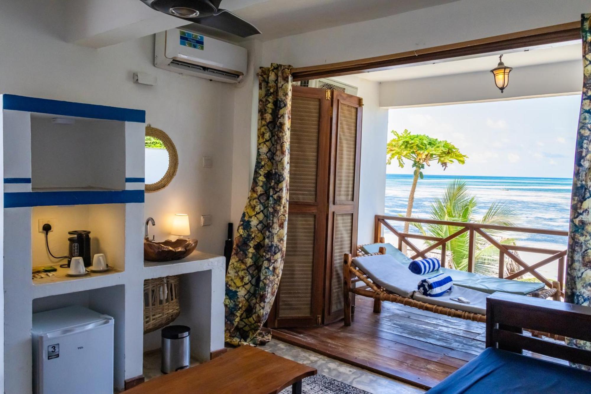 Pili Pili Boho Beach Джамбиани Экстерьер фото